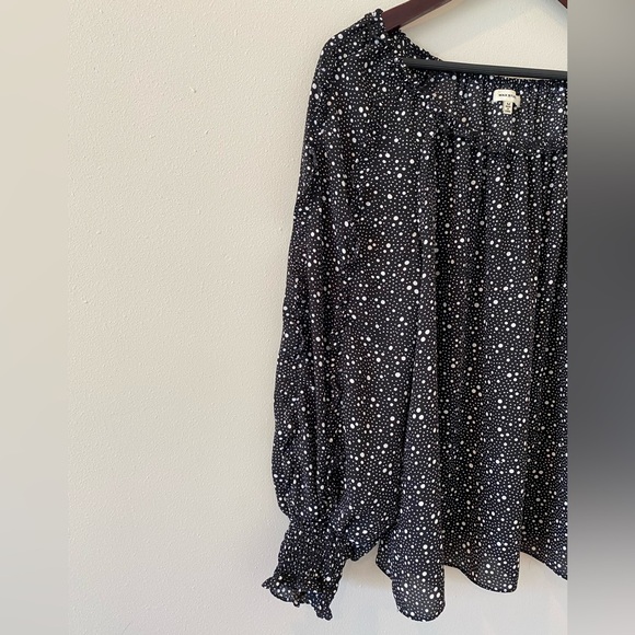 Max Studio Blouse Top Medium Polka Dot Black White Ruffles Smocked Lightweight - Picture 3 of 7